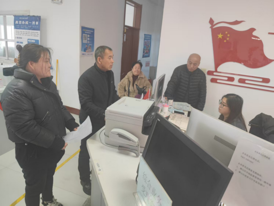 麻山区委统战部开展诚信“进大厅”活动